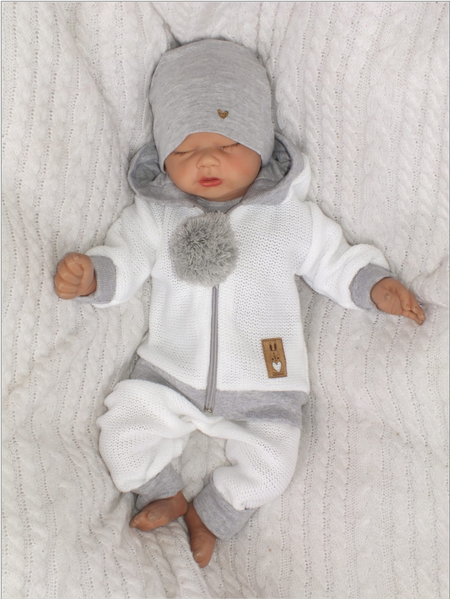 Kojenecká 4D pletená souprava Bambulka bílá 68