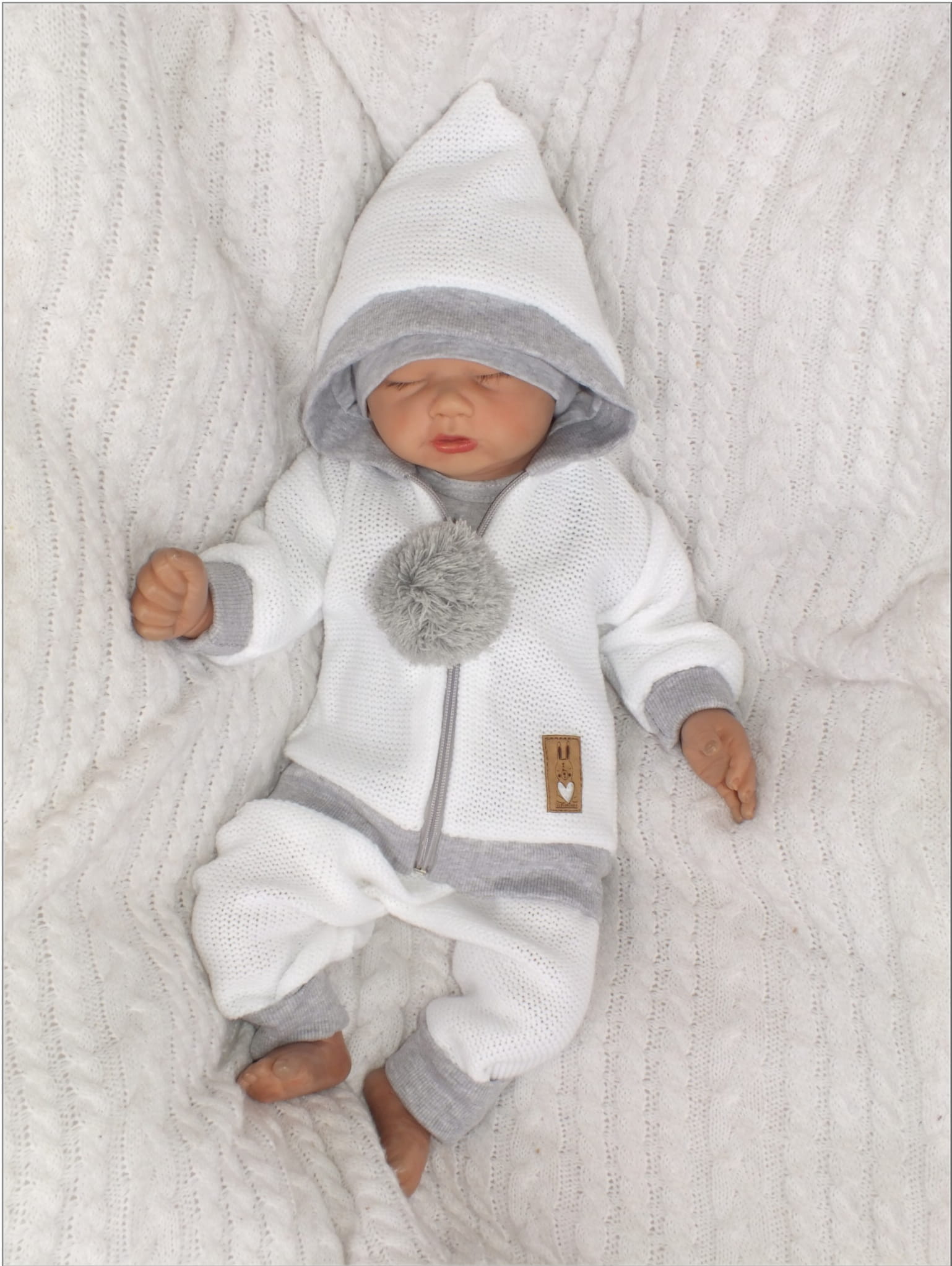 Kojenecká 4D pletená souprava Bambulka bílá 68