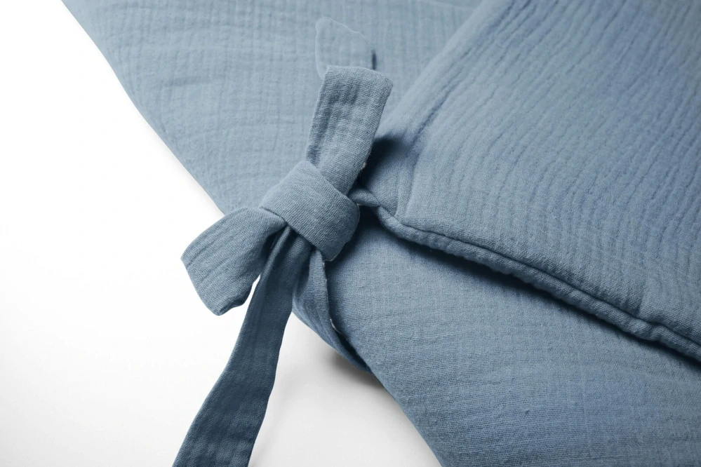 Mušelínová zavinovačka Jeans – mašle na boku