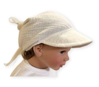 Dětský mušelínový šátek s kšiltíkem krém