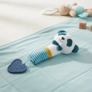 Plyšová panda s kousátkem a pískátkem 22 cm – senzorická hračka pro miminko